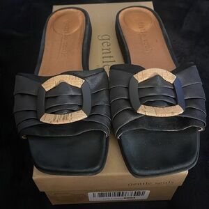 Gentle Souls by Kenneth Cole RHEA Black Suede Slide. Size 9. EUC